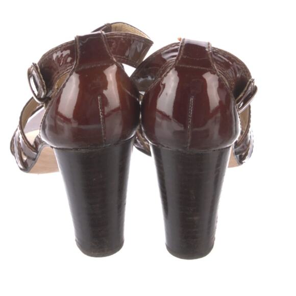 Stuart Weitzman Patent Leather Studded T-Strap Sandals – Size 8 - Picture 2 of 5